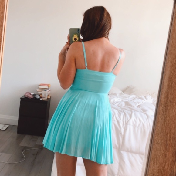 Mint talula Lipinski dress from Aritzia - Picture 10 of 10